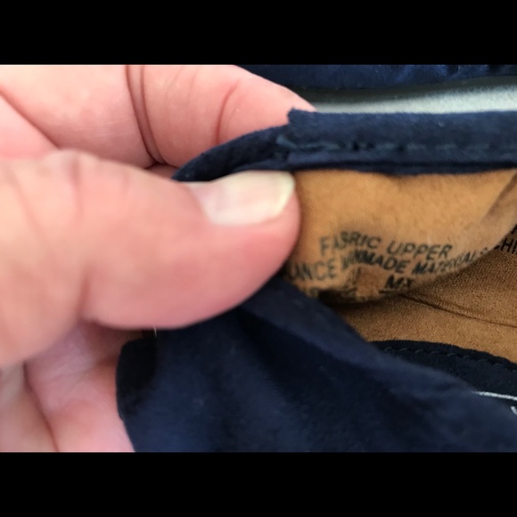 Simply Styled -NWOT Girls Size 2 Medium NavyShoes. - Picture 5 of 5